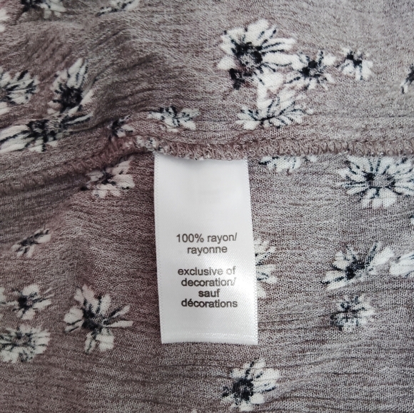 2for$25 Maurices Floral Brown Women's Top Size XXL - Picture 6 of 6